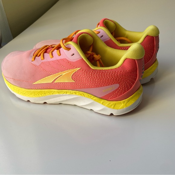 Altra Shoes - Altra Rivera 2 Coral Womens 8.5 running shoe